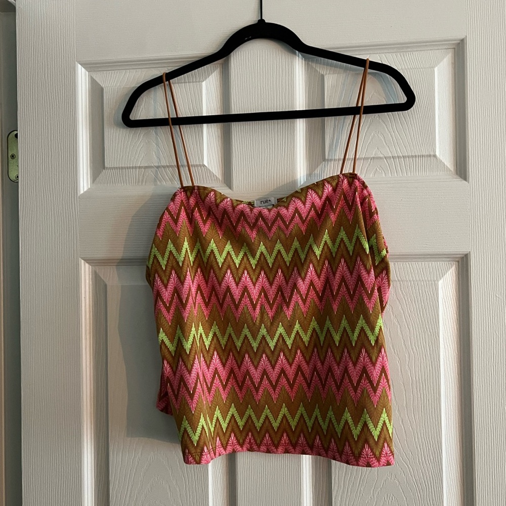 Rue+ 3x green & pink chevron cropped cami
